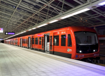 Uudet metrojunat saapuivat