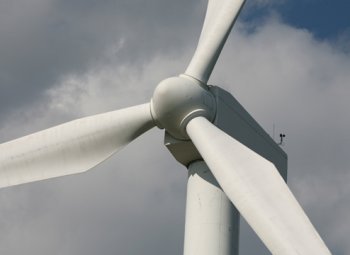 Tuulivoiman tukeminen vai päästökauppa?