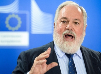 Cañete tuskastui luonnosneuvottelijoihin