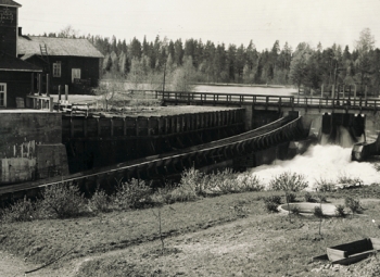 Paikallista puuhastelua